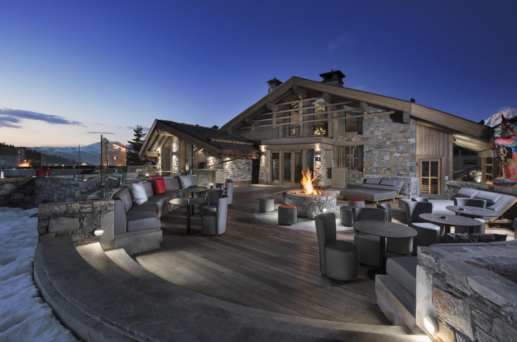 Hotel Le K2 Altitude Courchevel Bagian luar foto